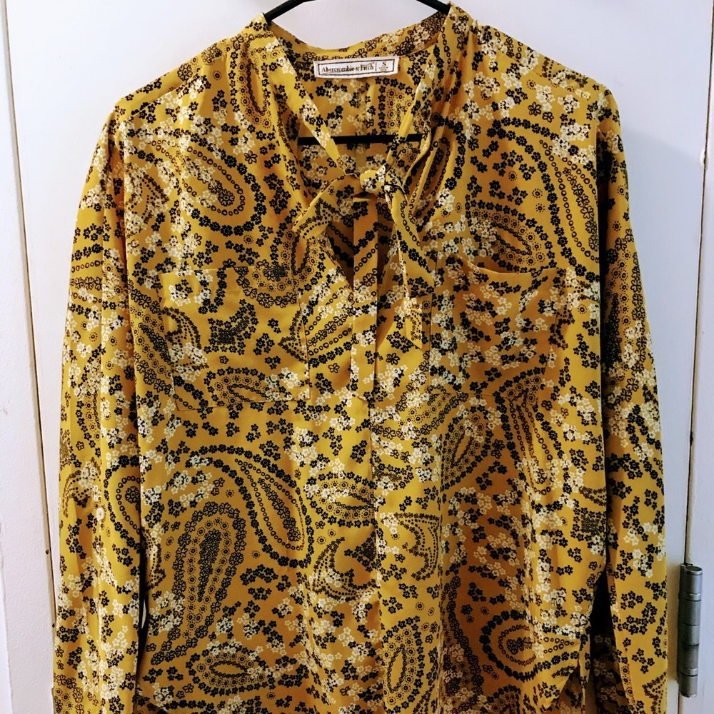 Abercrombie & Fitch blouse !🤩